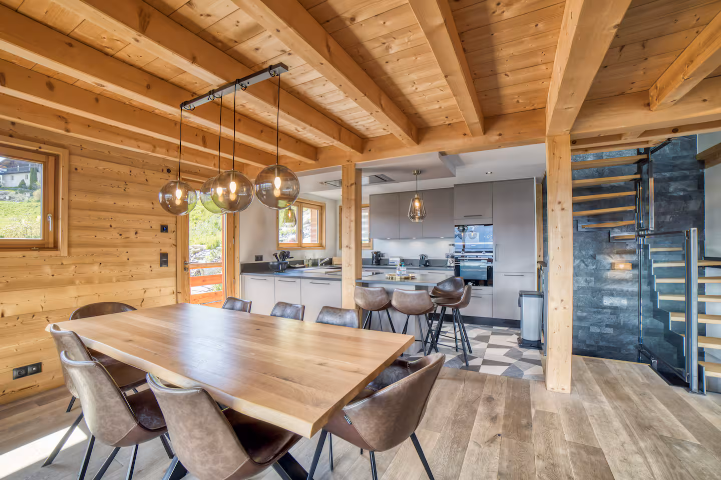 Salle de travail dans le chalet